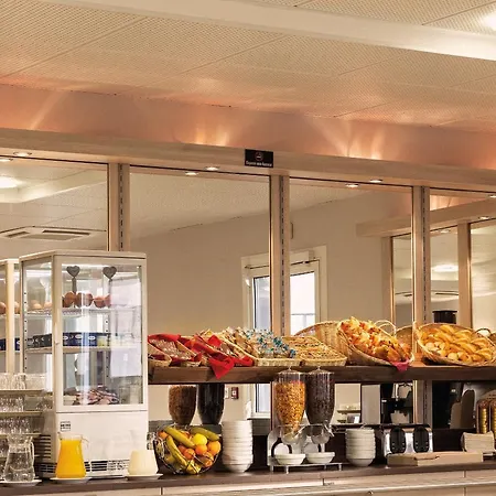 Ace 3* Πουατιέ