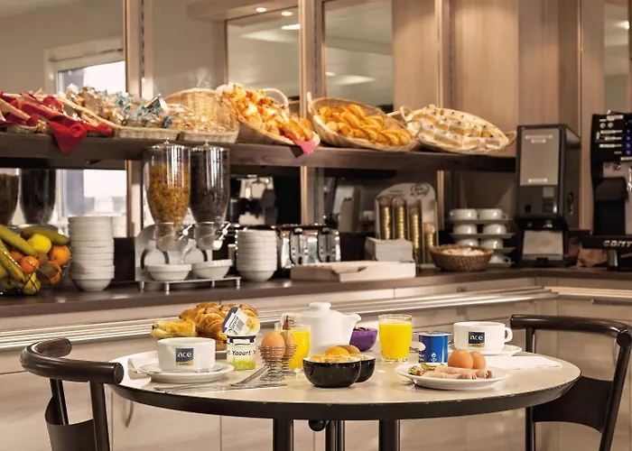 酒店 艾斯普瓦捷酒店 3*