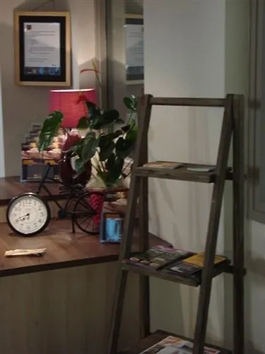 艾斯普瓦捷酒店 3*